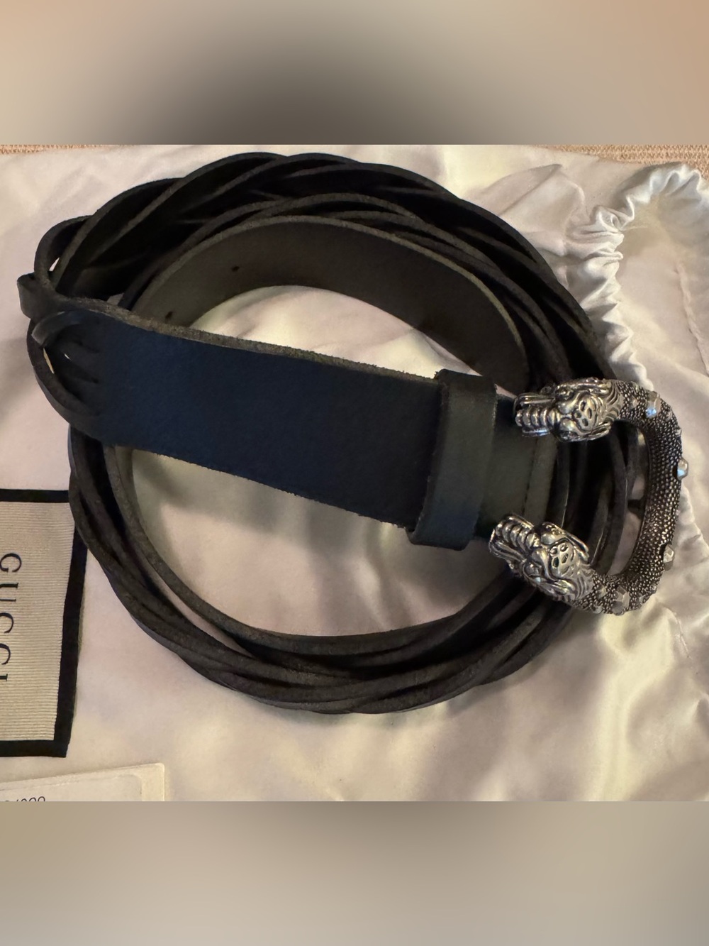 Men Gucci Black Leather Wrap Belt with Decorative Silver-Tone Lion Buckle - Picture 4 of 11